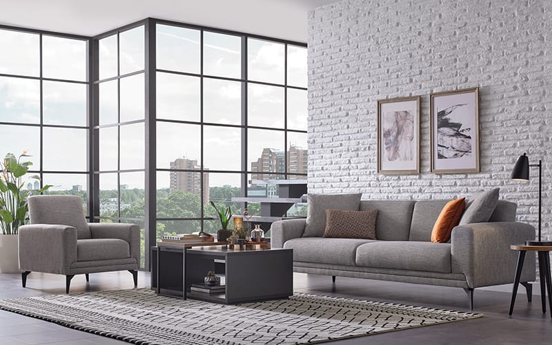 Yüksek tavanlı ve aydınlık salonlar